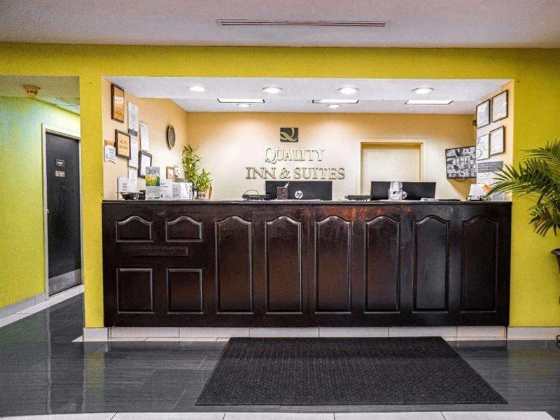 Quality Inn & Suites Near Six Flags - Austell Buitenkant foto