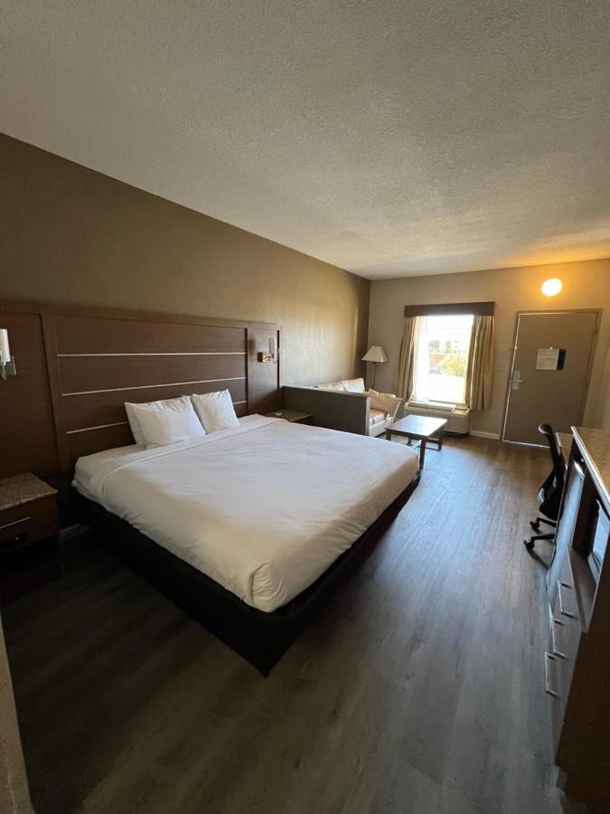 Quality Inn & Suites Near Six Flags - Austell Buitenkant foto