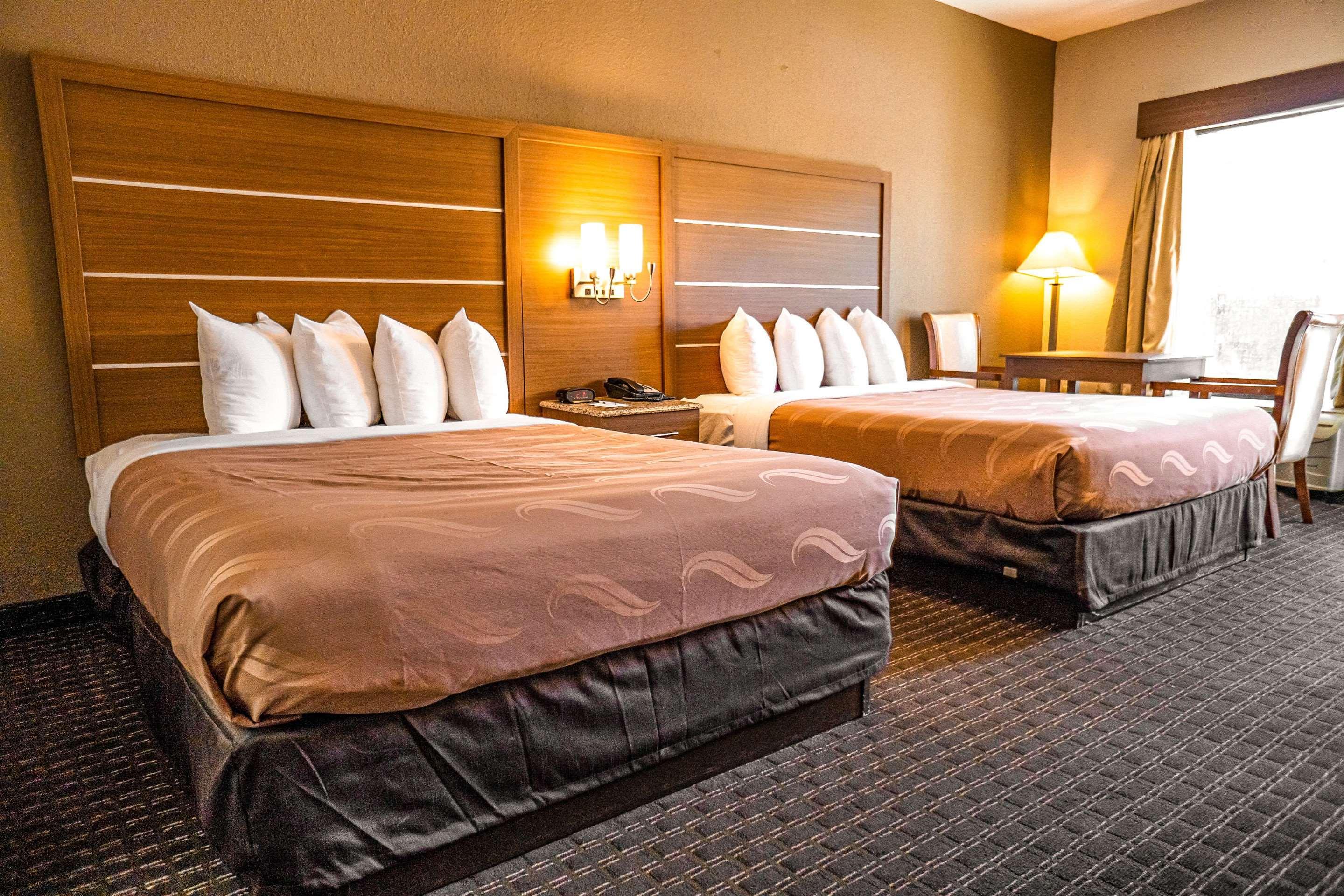 Quality Inn & Suites Near Six Flags - Austell Buitenkant foto