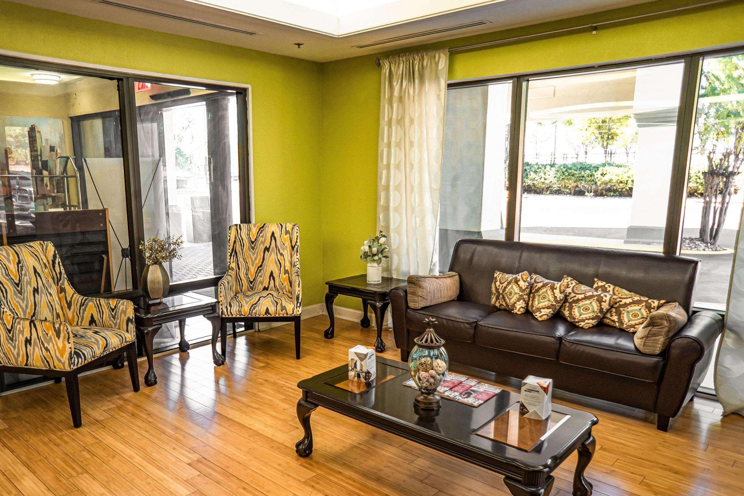 Quality Inn & Suites Near Six Flags - Austell Buitenkant foto