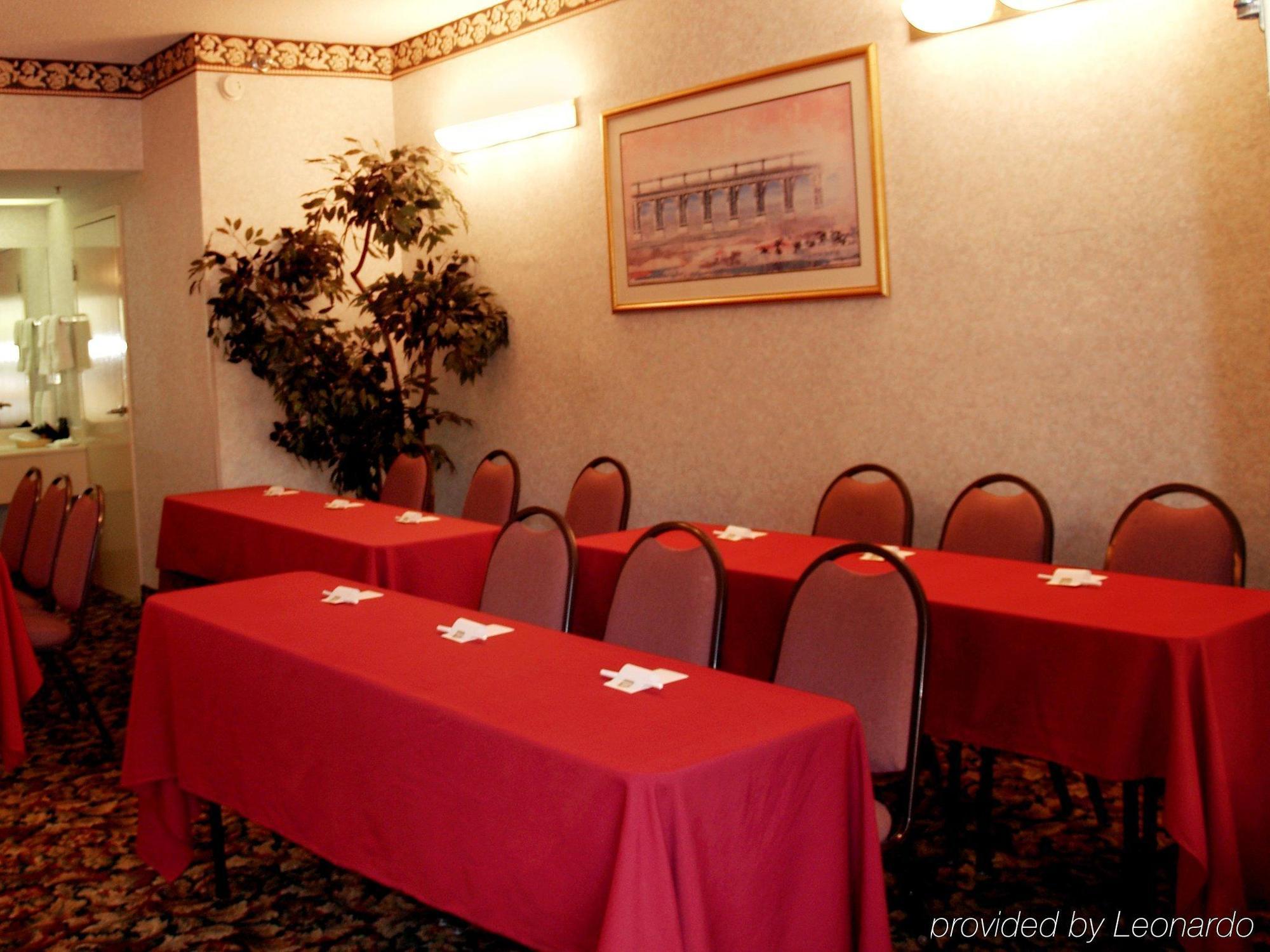 Quality Inn & Suites Near Six Flags - Austell Buitenkant foto