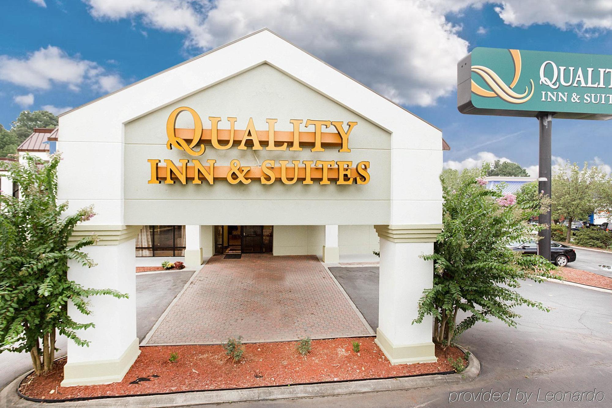 Quality Inn & Suites Near Six Flags - Austell Buitenkant foto