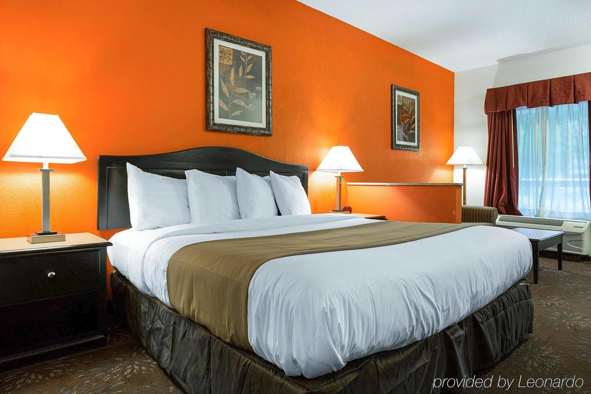 Quality Inn & Suites Near Six Flags - Austell Buitenkant foto