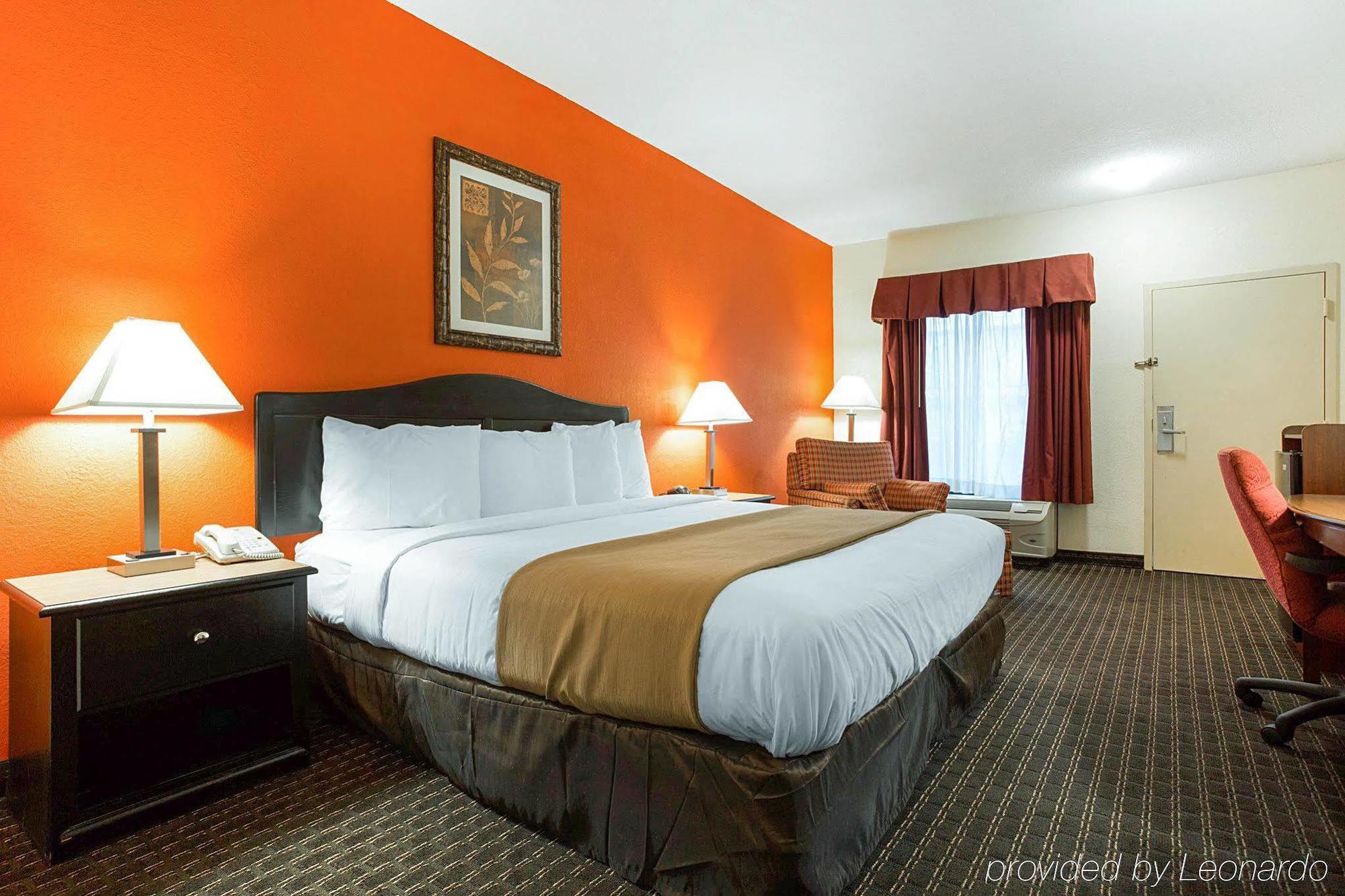 Quality Inn & Suites Near Six Flags - Austell Buitenkant foto