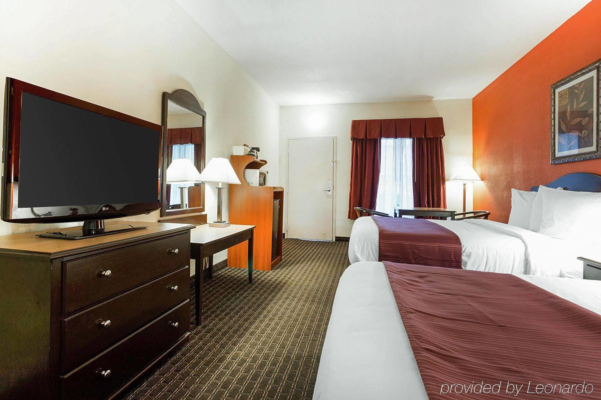 Quality Inn & Suites Near Six Flags - Austell Buitenkant foto